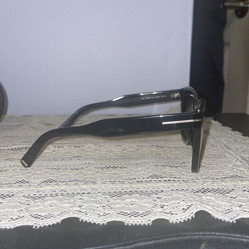 NWOT black and gold Tom Ford Julie sunglasses - Picture 4 of 8